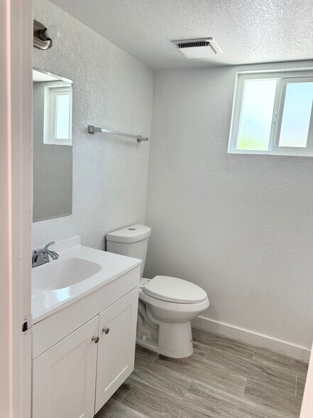 1504 E Indianola Ave, Phoenix, AZ à vendre - Photo intérieure – Image 3 sur 12