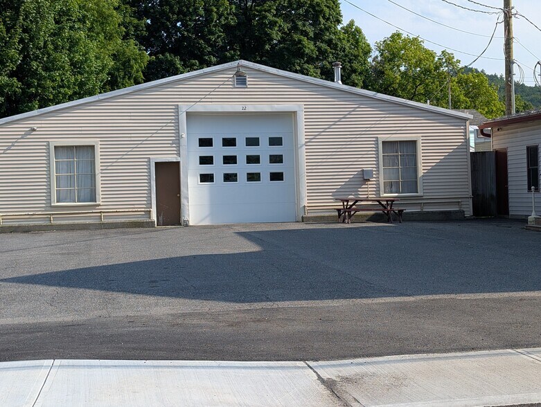 20-22 Porter St, North Adams, MA à vendre - Photo de l’immeuble – Image 2 sur 10