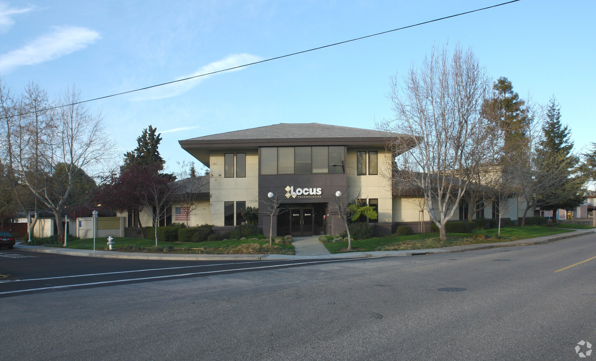 299 Fairchild Dr, Mountain View, CA à louer Photo principale– Image 1 sur 55
