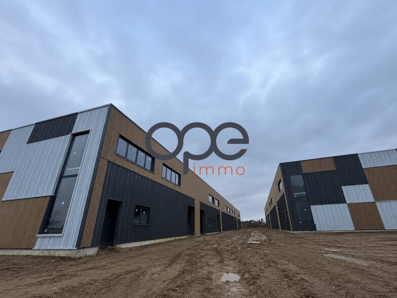 Industriel/Logistique dans Amblainville à louer - Photo de l’immeuble – Image 3 sur 3