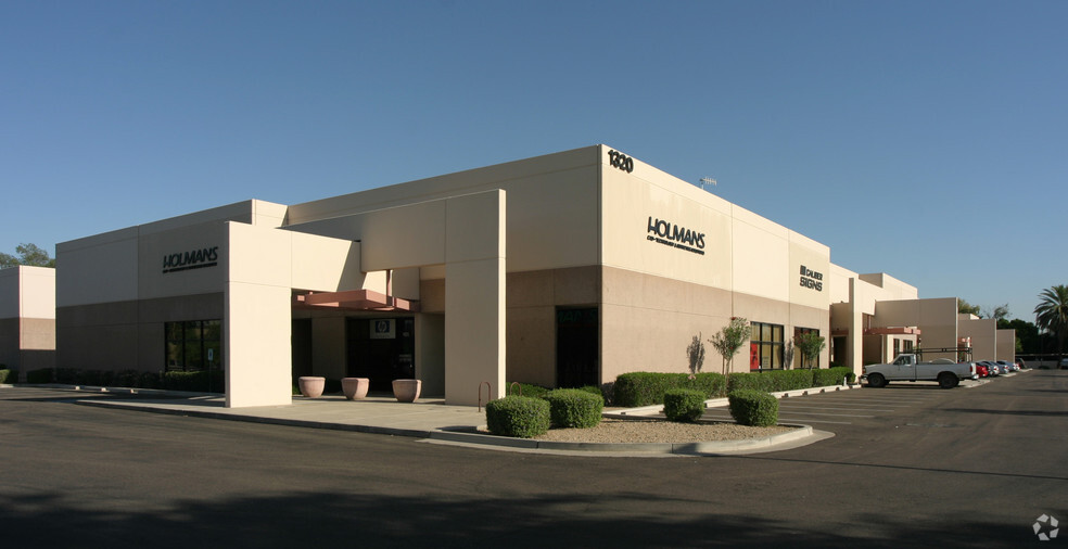 1320 S Priest Dr, Tempe, AZ à louer - Photo de l’immeuble – Image 3 sur 13