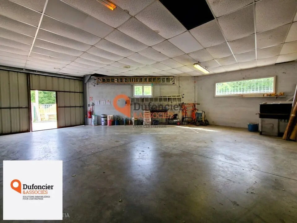 Industriel/Logistique dans Poitiers à louer Photo de l’immeuble– Image 1 sur 8