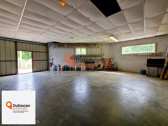 Plus de détails pour Industriel/Logistique à louer