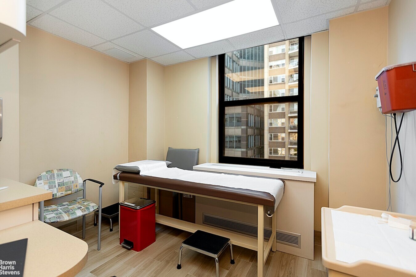 121 E 60th St, New York, NY 10022 - Lot 11D - - Photo intérieure - Image 1 of 6