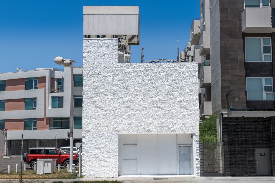 6013 W Olympic Blvd, Los Angeles, CA à louer - Photo de l’immeuble – Image 1 sur 16