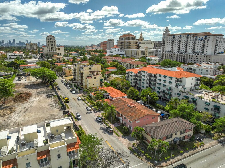 330 Madeira Ave, Coral Gables, FL à vendre - Aérien – Image 3 sur 8