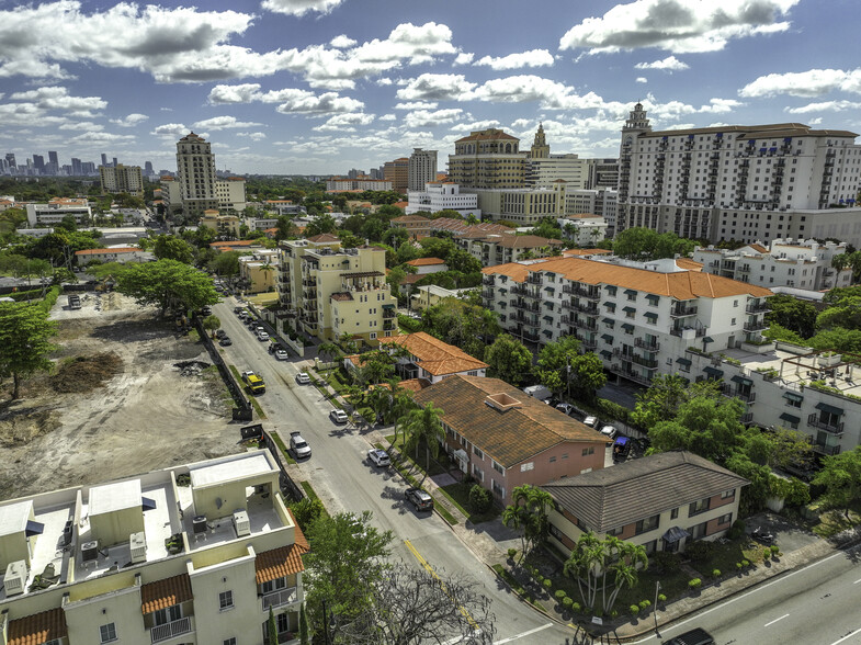 340 Madeira Ave, Coral Gables, FL à vendre - Aérien – Image 3 sur 8