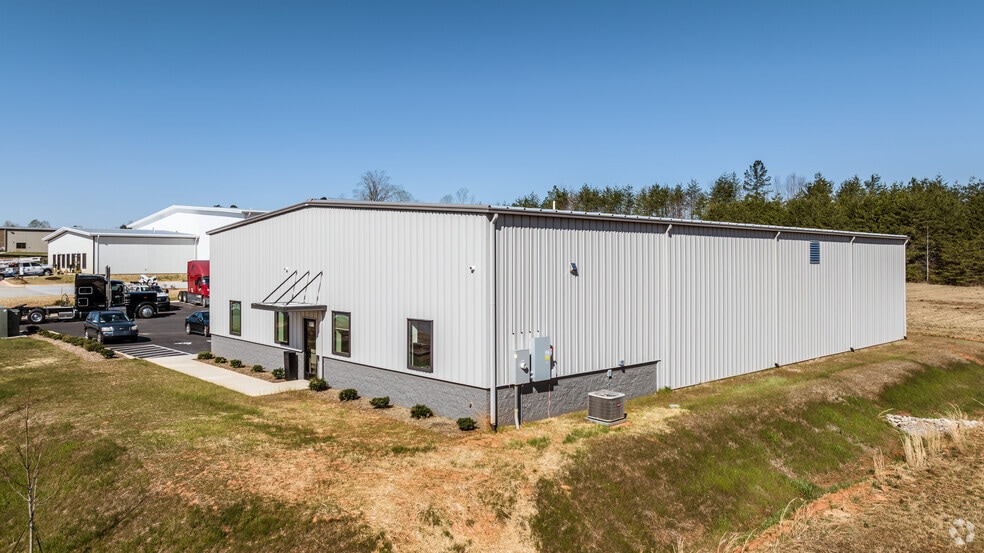 5911 Balsom Ridge Rd, Denver, NC à vendre - Photo principale – Image 2 sur 7