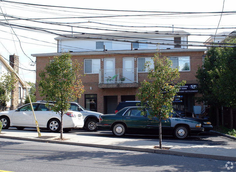 3902-3906 Amboy Rd, Staten Island, NY à louer - Photo de l’immeuble – Image 2 sur 3