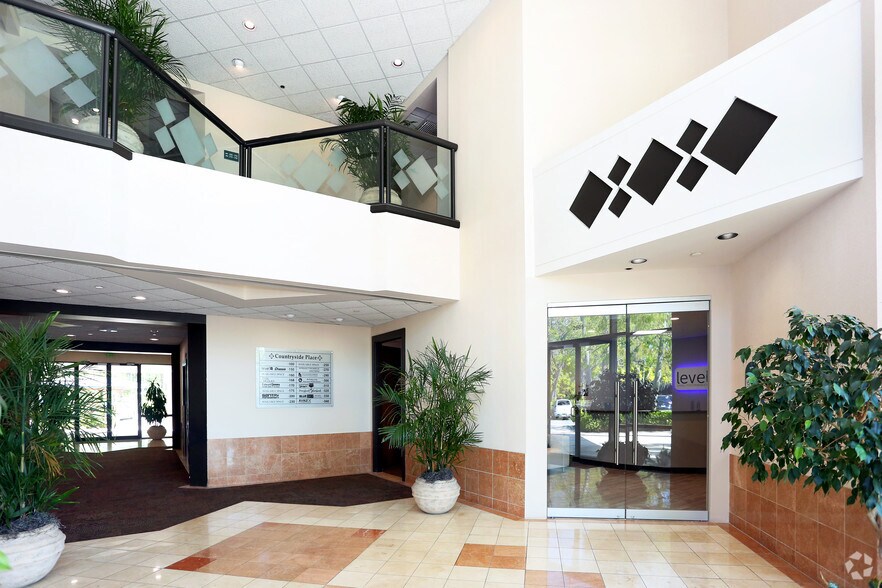2605 Enterprise Rd E, Clearwater, FL à louer - Hall d’entrée – Image 3 sur 16