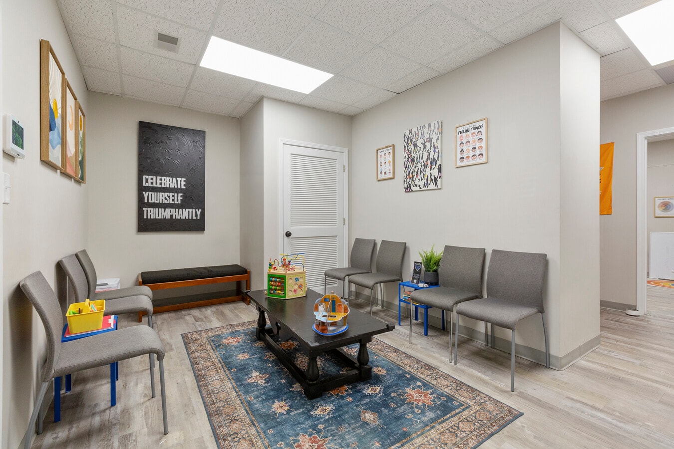 1300 Gardiner Ln, Louisville, KY 40213 - Lot 7 - - Photo intérieure - Image 1 of 24