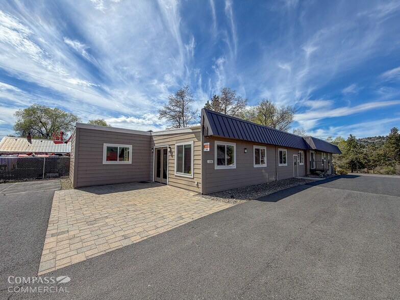 2524 NE Division St, Bend, OR à louer - Photo de l’immeuble – Image 2 sur 3