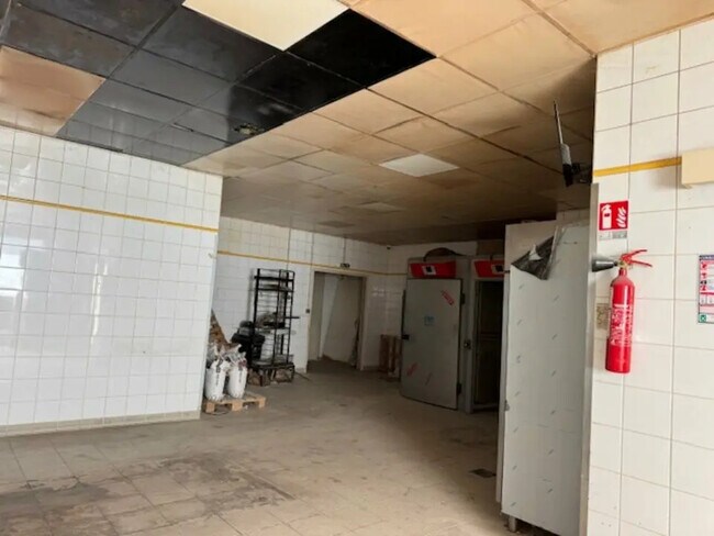 Plus de détails pour Local commercial à vendre