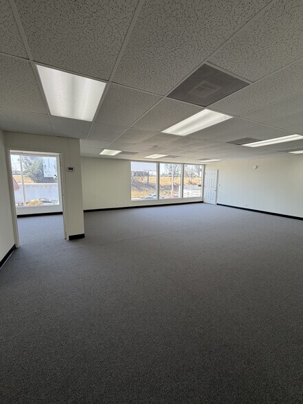 207-209 E Pomona Blvd, Monterey Park, CA à louer - Photo intérieure – Image 2 sur 10