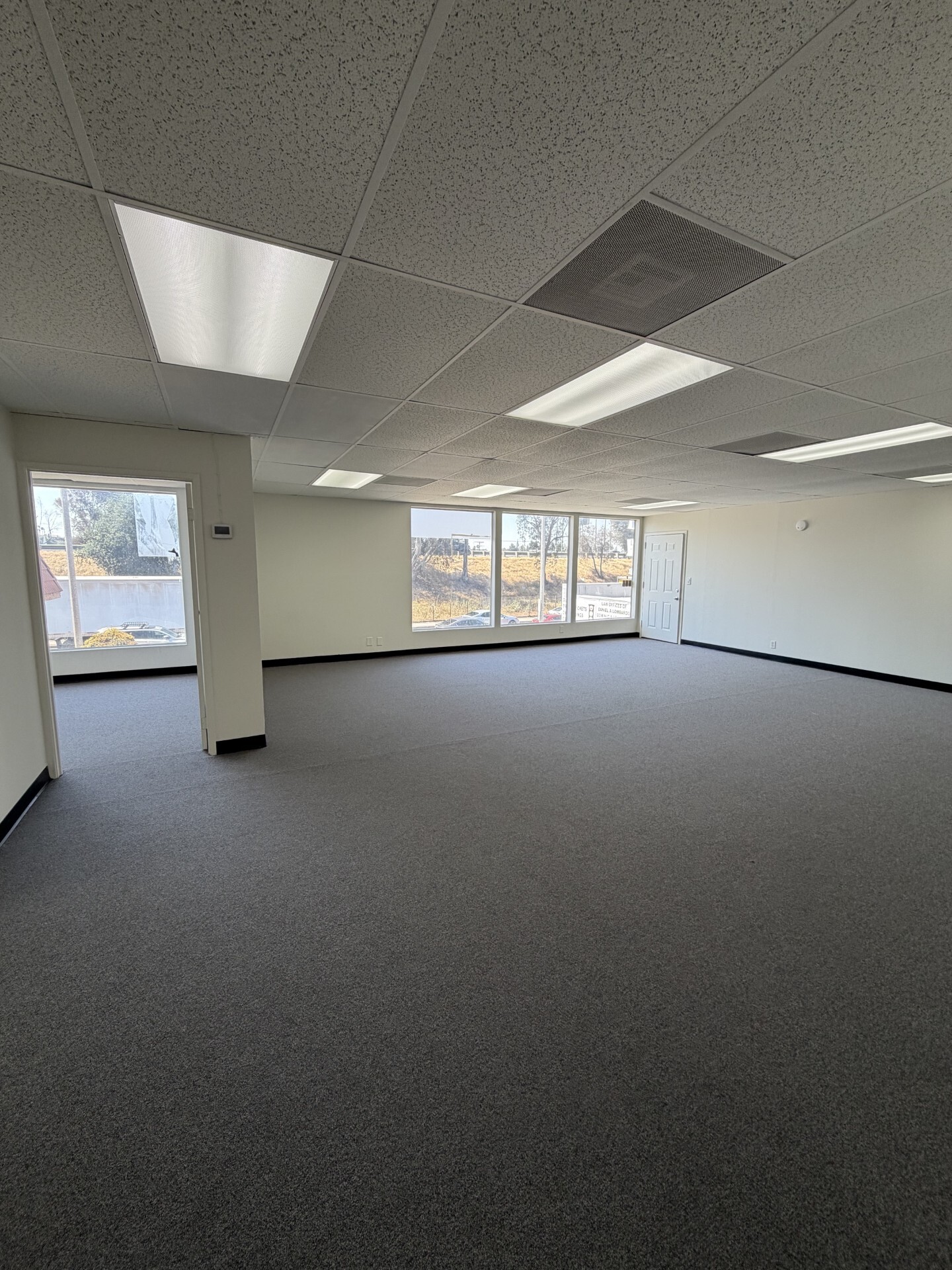 207-209 E Pomona Blvd, Monterey Park, CA à louer Photo intérieure– Image 1 sur 8