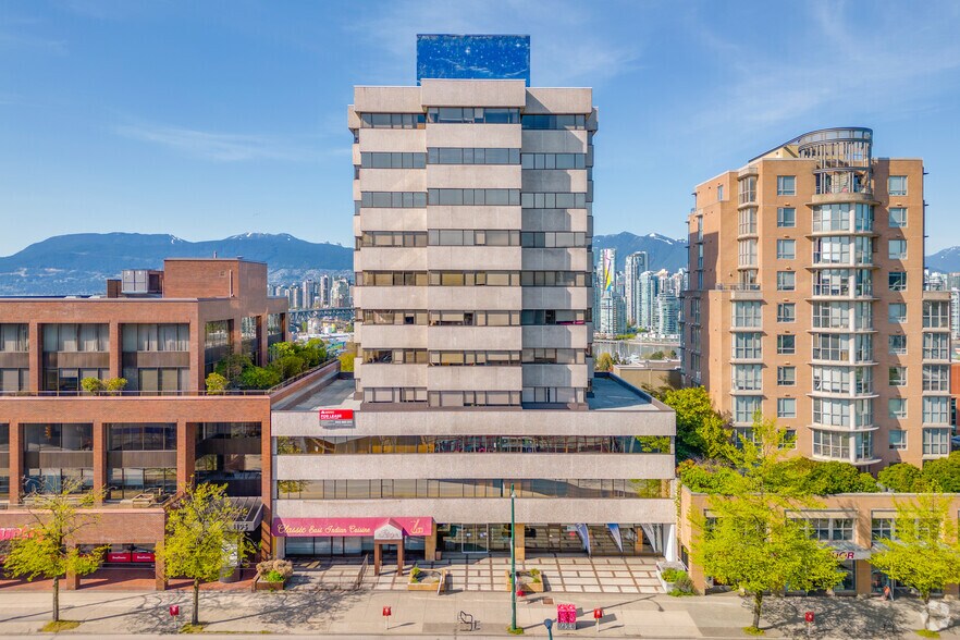 1177 W Broadway, Vancouver, BC à louer - Photo de l’immeuble – Image 2 sur 9
