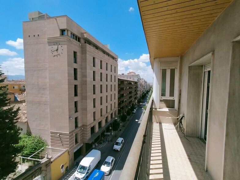Bureau dans Granada à louer - Photo de l’immeuble – Image 2 sur 27