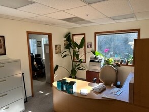 15110 SW Boones Ferry Rd, Lake Oswego, OR à louer Photo intérieure– Image 2 sur 6