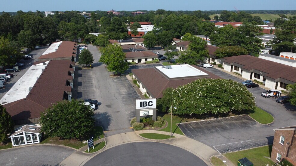 404 Investors Pl, Virginia Beach, VA à louer - Photo principale – Image 1 sur 4