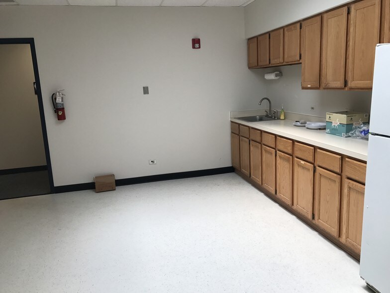 1303-1359 Barclay Blvd, Buffalo Grove, IL à louer - Photo intérieure – Image 3 sur 16