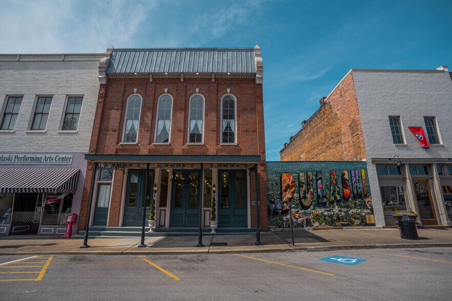 116 N 2nd St, Pulaski, TN à louer - Photo de l’immeuble – Image 3 sur 19