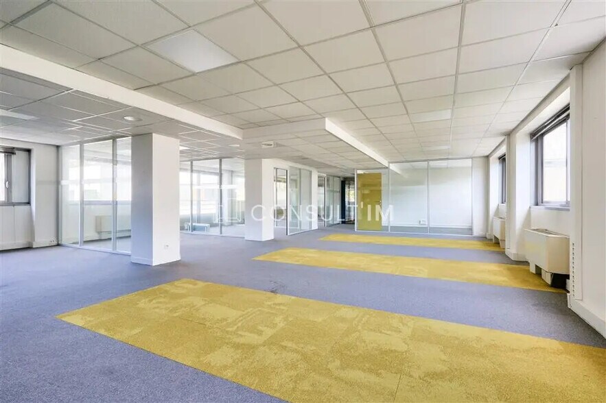 Bureau dans Boulogne-Billancourt à louer - Photo de l’immeuble – Image 1 sur 8