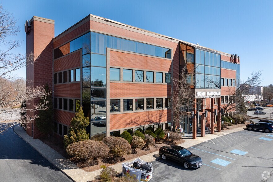 100 Medway Rd, Milford, MA à louer - Photo de l’immeuble – Image 2 sur 5