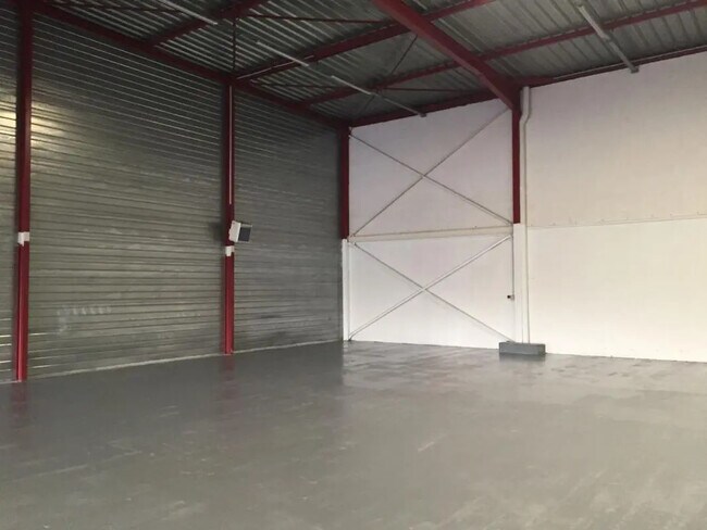 Plus de détails pour Bureau, Industriel/Logistique à louer