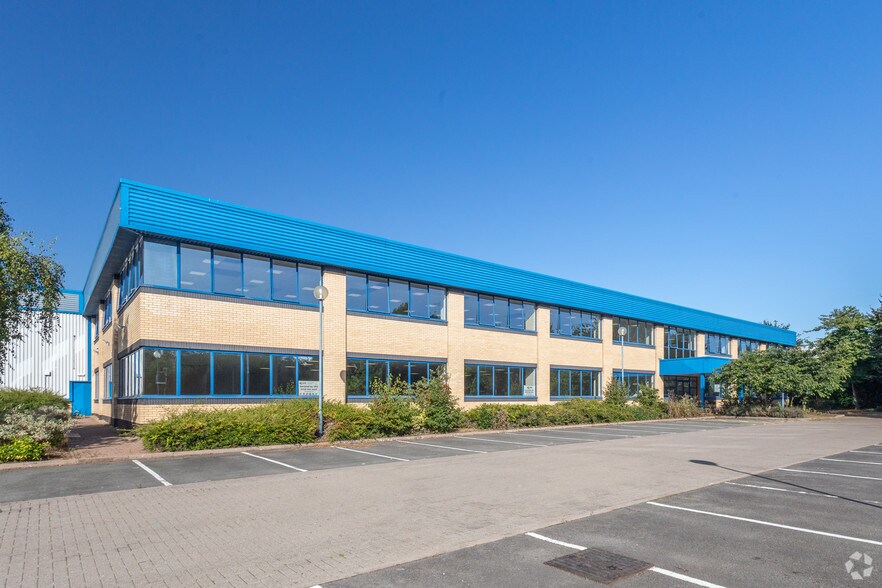 Cosford Ln, Rugby à louer - Photo de l’immeuble – Image 1 sur 8