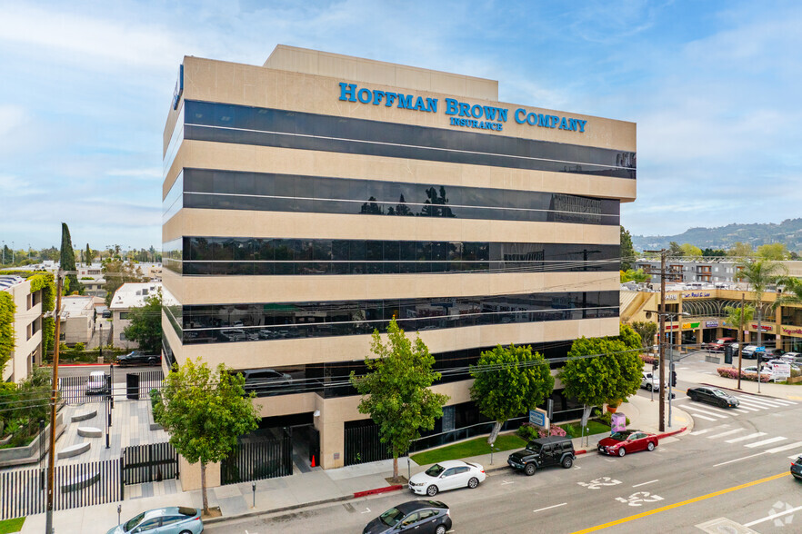 5000 Van Nuys Blvd, Sherman Oaks, CA à louer - Photo de l’immeuble – Image 3 sur 6