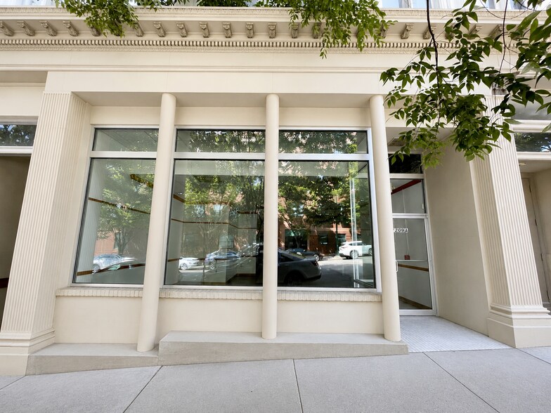 1209 E Main St, Richmond, VA à louer - Photo de l’immeuble – Image 2 sur 5