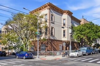 Plus de détails pour 332 Manhattan Ave, Brooklyn, NY - Logement à vendre