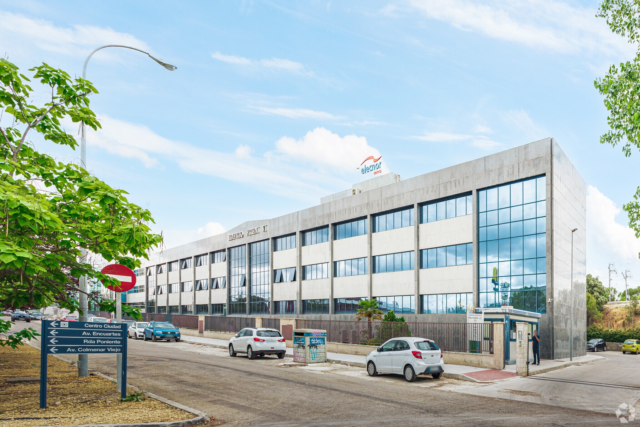 Ronda Poniente, 19, Tres Cantos, Madrid à louer Photo principale– Image 1 sur 4