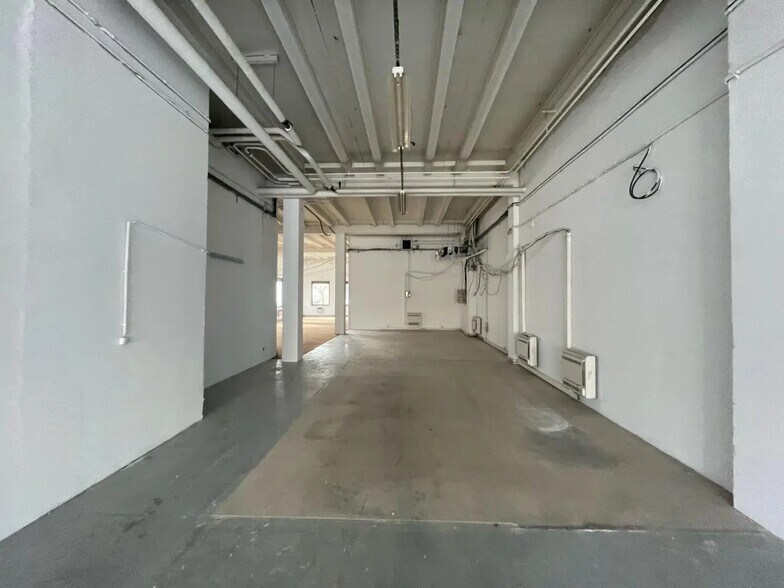 Local d'activités dans Osny à vendre - Photo intérieure – Image 1 sur 9