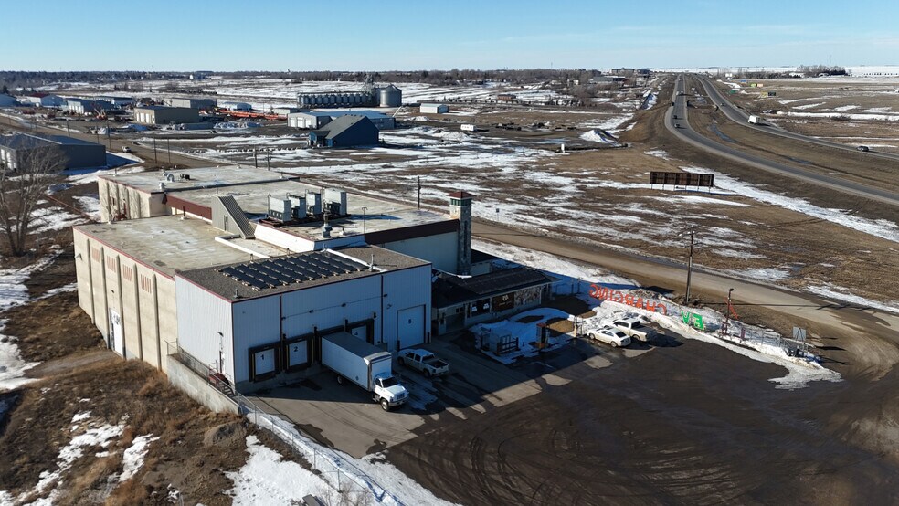 1605 Caribou St E, Moose Jaw, SK à louer - Photo principale – Image 1 sur 10