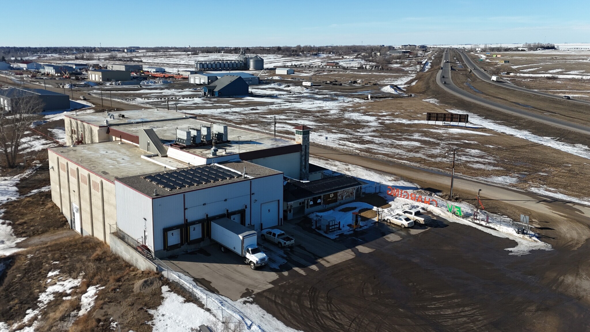 1605 Caribou St E, Moose Jaw, SK à louer Photo principale– Image 1 sur 11