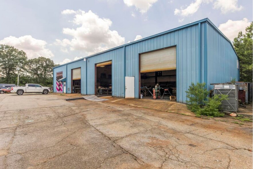808 Industrial Way, Warner Robins, GA à louer - Photo de l’immeuble – Image 2 sur 7
