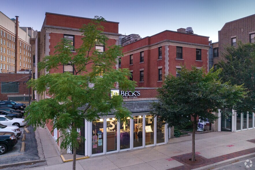 716 Clark St, Evanston, IL à louer - Photo de l’immeuble – Image 2 sur 10
