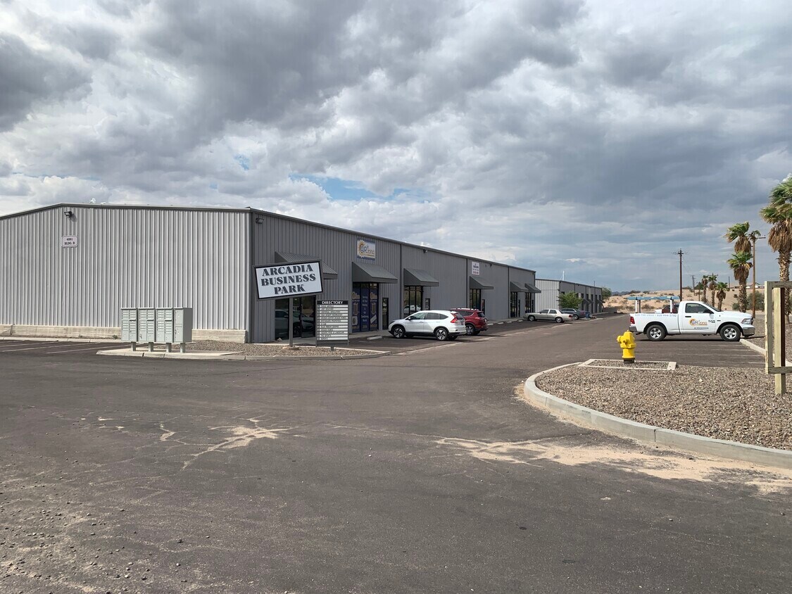 4081 S Arcadia Ln, Fort Mohave, AZ à louer Photo principale– Image 1 sur 15
