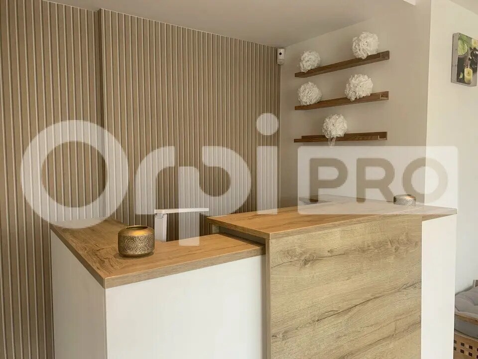 Local commercial dans Esbly à louer Photo intérieure– Image 1 sur 8