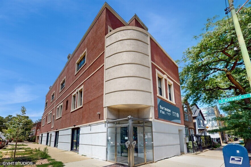 2500 N Ashland Ave, Chicago, IL à louer - Photo de l’immeuble – Image 2 sur 25