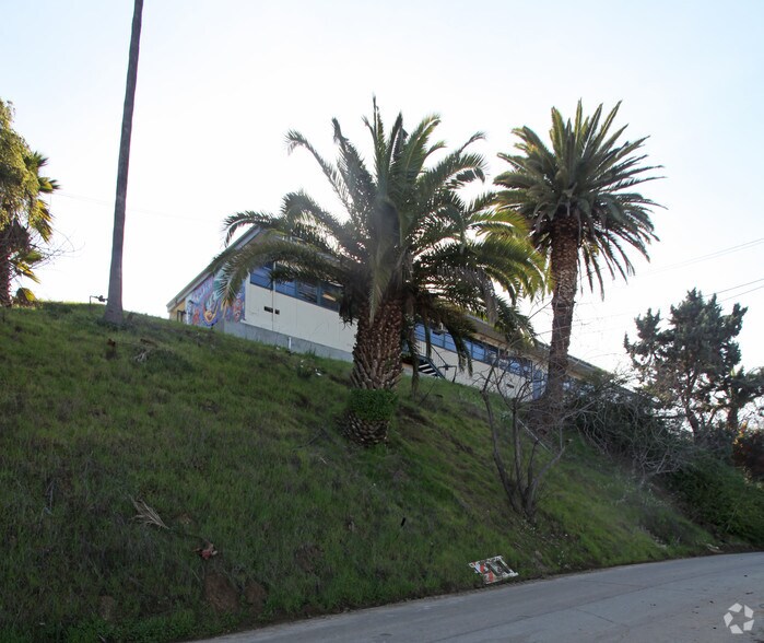 625 Coleman Ave, Los Angeles, CA à louer - Photo de l’immeuble – Image 1 sur 13