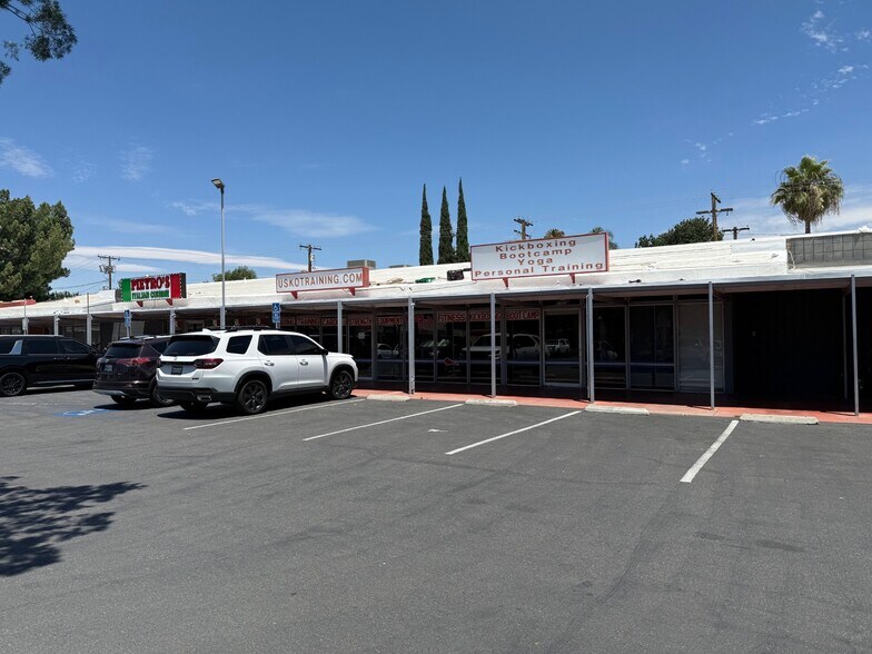 6786 Brockton Ave, Riverside, CA à louer - Photo de l’immeuble – Image 2 sur 3