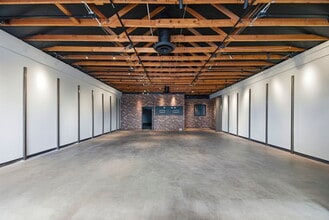 4553 Van Nuys Blvd, Sherman Oaks, CA à louer Photo intérieure– Image 2 sur 3