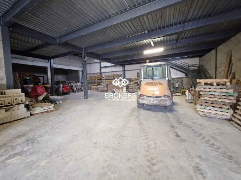 Industriel/Logistique dans Montfermeil à louer - Photo de l’immeuble – Image 1 sur 2