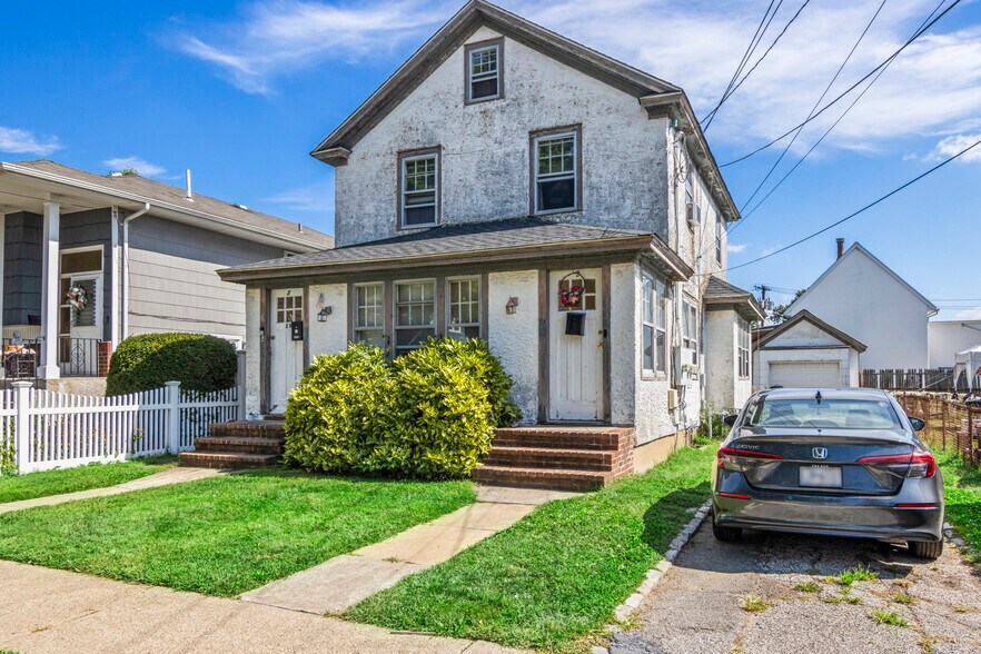 2 Carleton Pl, North Baldwin, NY à vendre - Photo de l’immeuble – Image 2 sur 9