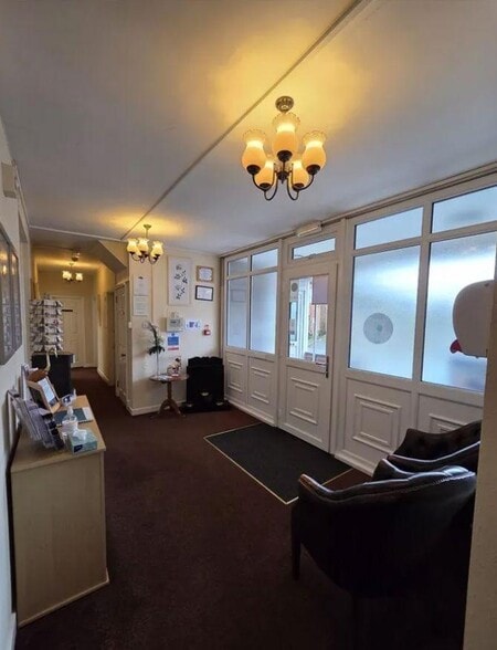 108 Three Shires Oak Rd, Smethwick à vendre - Photo de l’immeuble – Image 2 sur 12