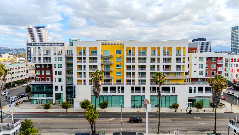 750 S Oxford Ave, Los Angeles, CA à louer - Photo de l’immeuble – Image 2 sur 44