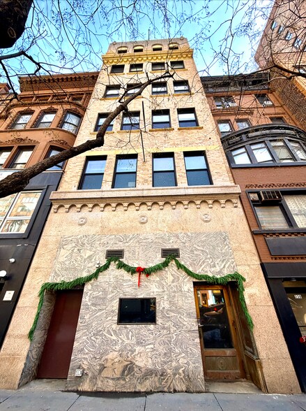 236 W 72nd St, New York, NY à vendre - Photo de l’immeuble – Image 3 sur 14