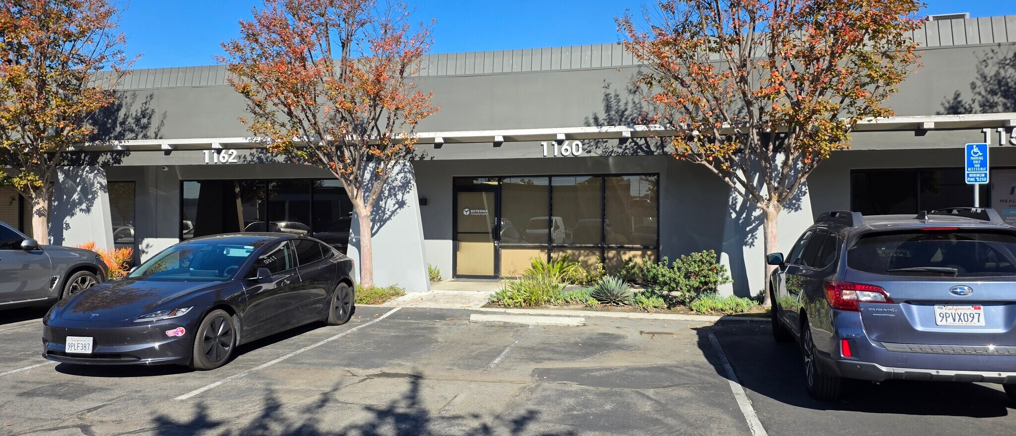 1160 N Knollwood Cir, Anaheim, CA à vendre Photo de l’immeuble– Image 1 sur 5